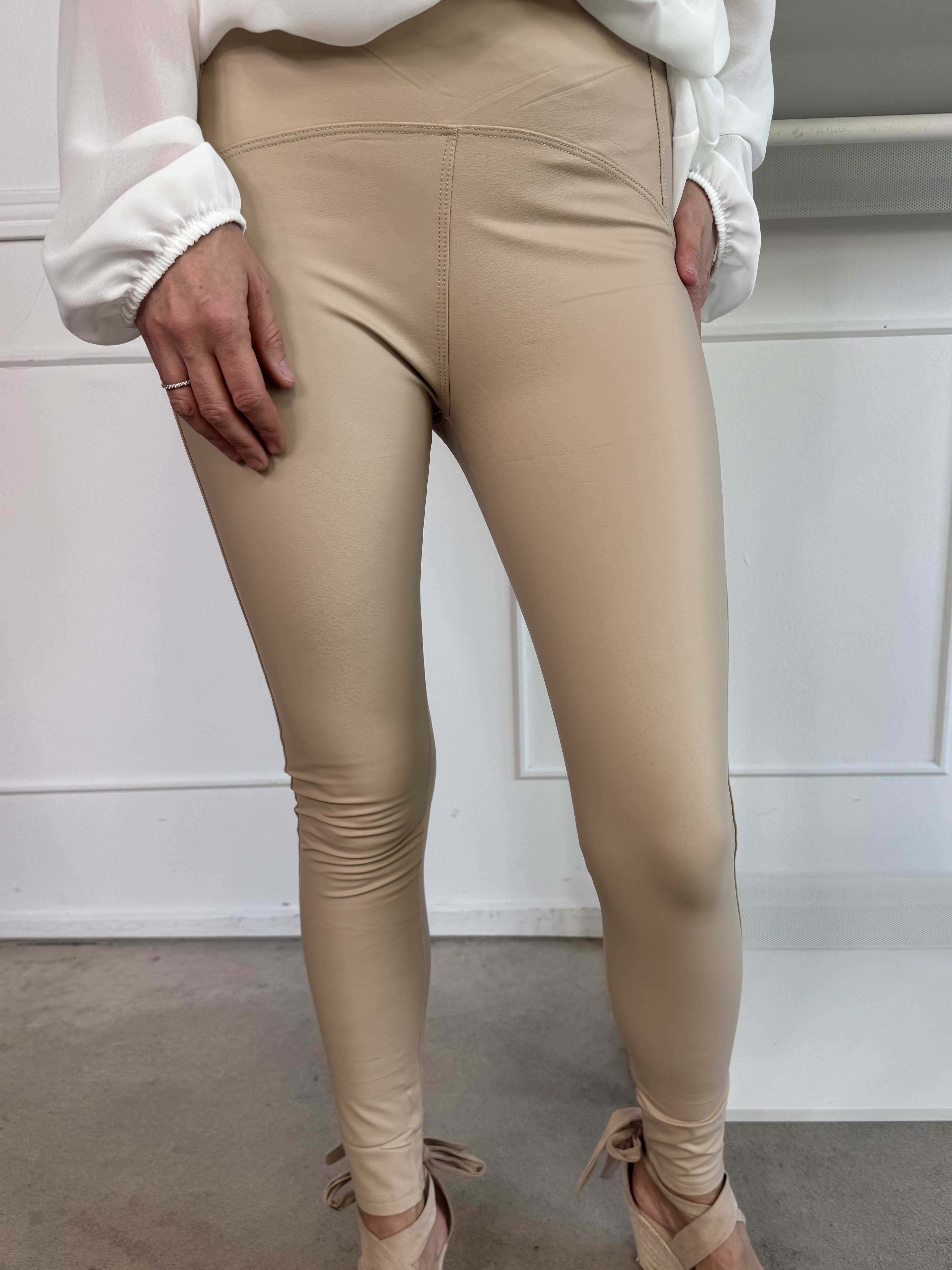Ramla - Elastiske leggings i læderlook